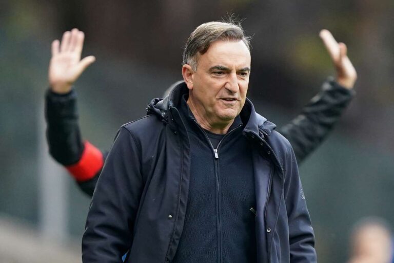Carlos Carvalhal lança aviso ao Benfica: "O SC Braga é um osso duro de roer"