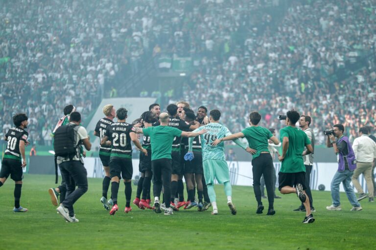 A reação de Cristiano Ronaldo ao bicampeonato do Sporting