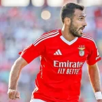 Pavlidis de saída: Benfica já está em reuniões para negociar o avançado