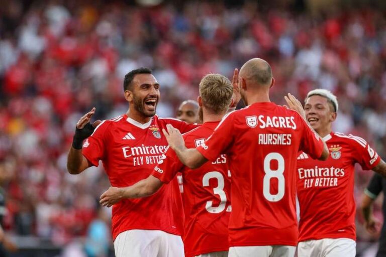 Promessa selada! Benfica segura jovem talento com contrato profissional