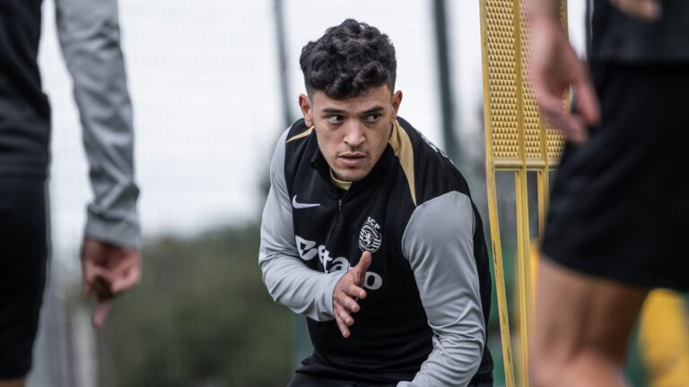 Sporting com duas novidades no regresso ao trabalho rumo ao título de campeão