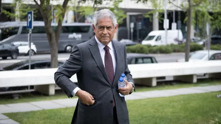 Vieira atira contra a direção do Benfica: “Bastava ligarem-me! Foi pura incompetência!”
