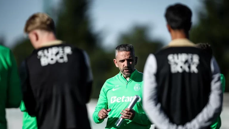 Um craque do Sporting recebe prémio pela grande época! Rui Borges ganha reforço