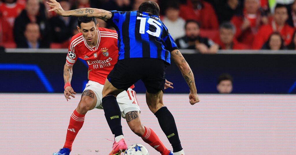 Coincidência ou sinal divino? Sempre que o Inter vai à final da Champions... o Benfica...Ver mais